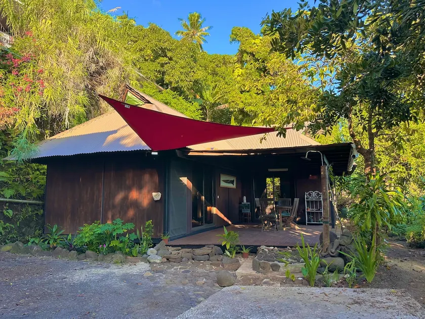 Te Ava Iti Bungalows Lagoon View & Beach Access - Image 1