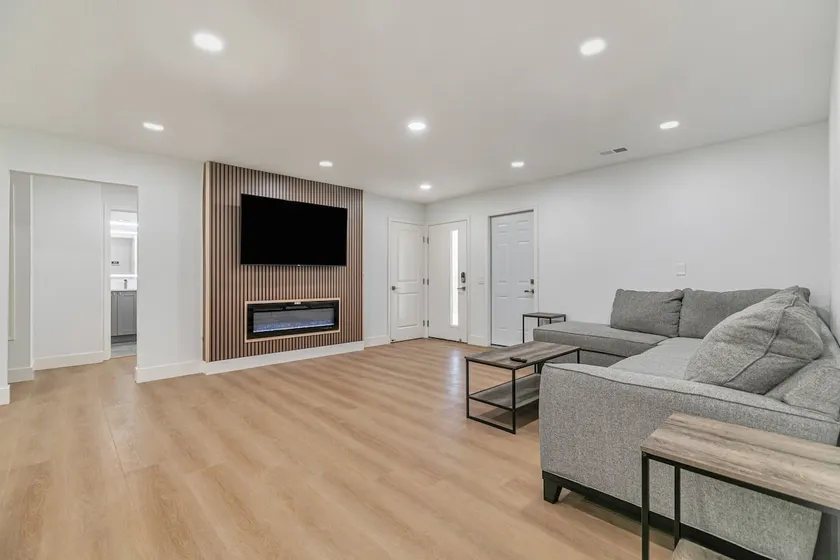 SJ Luxury 4BR Home | Sleeps 10 - Image 1
