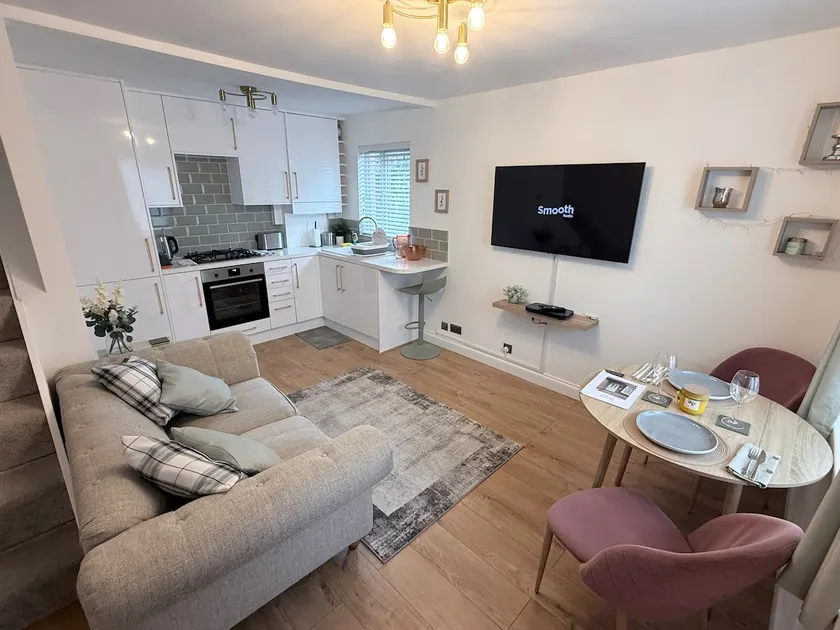 Luxury house with stunning garden in StAlbans - Image 1