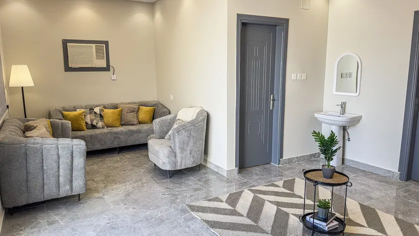 Two rooms, a hall, a courtyard and an outdoor sitting area A14 - Image 1