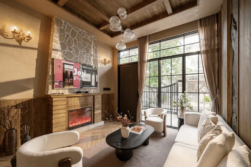 Modern house, 5BRs, center city - Image 1