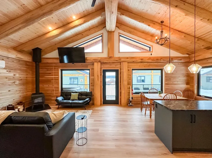 Charming Cabin # 6 with hot tub - Image 1