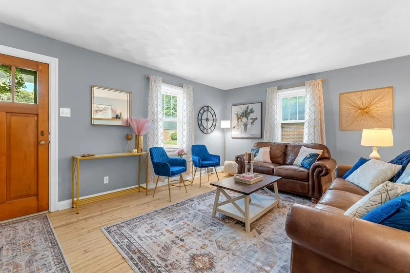 The Yellow Haus, close to downtown Waterloo! - Image 1