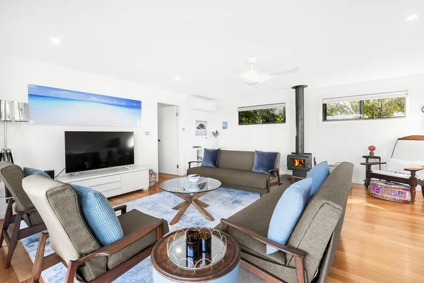 Lakeviews - Pet Friendly with Fireplace - Image 1