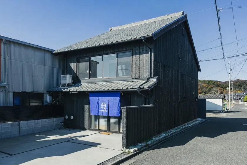 Within walking distance of Ushimado Beach, can accommodate up to 10 people, renovated, entire house rental, affiliated cafe & bar benefits - Image 1