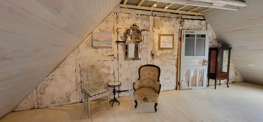 Romantic attic - Image 1