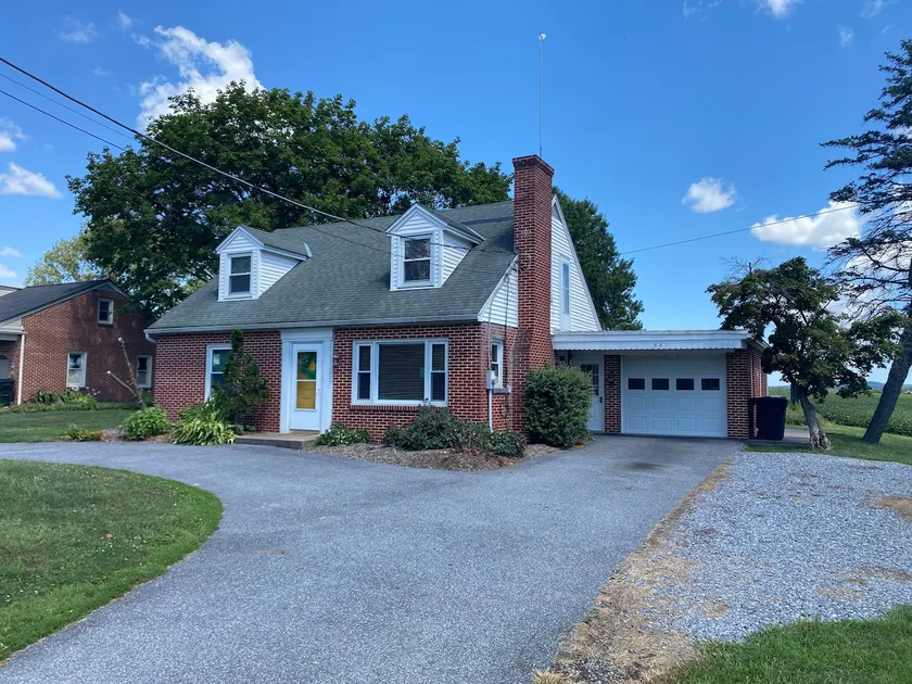Little Brick House - Image 1