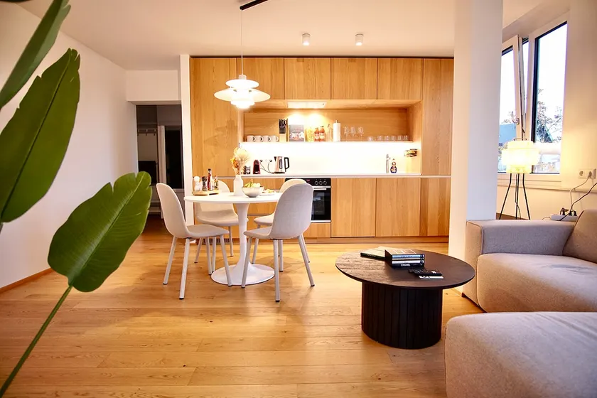 2,5 Zi Design Apt near Porsche Museum with Beamer, Netflix, PS5 - Image 1