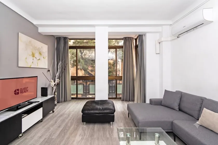 GuestReady - Spacious City Haven in Valencia - Image 1