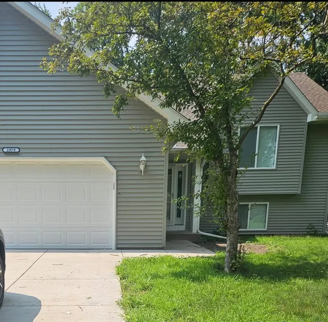 Spacious 4-Bedroom Getaway! - Image 1