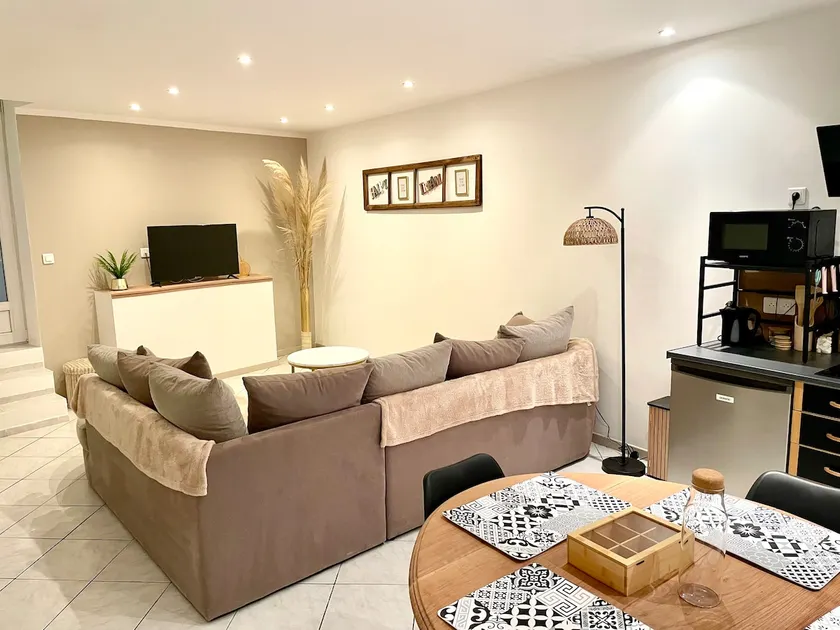 Cozy and comfortable apartment. At Lyne's place. - Image 1