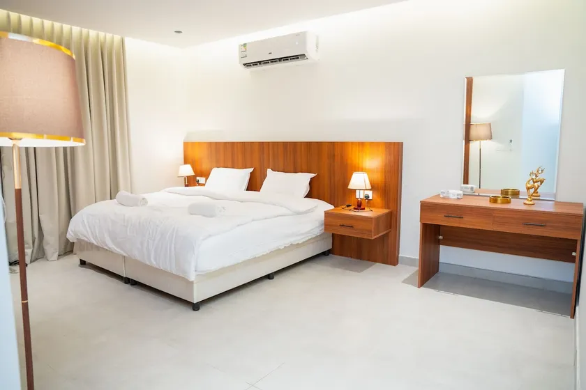 Luxury Studio opposite Specialist 212 - Image 1