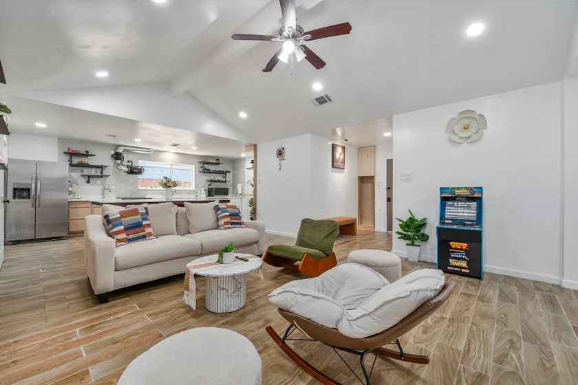 Bright Spacious Home | w/ Gameroom & Relaxing Vibe - Image 1
