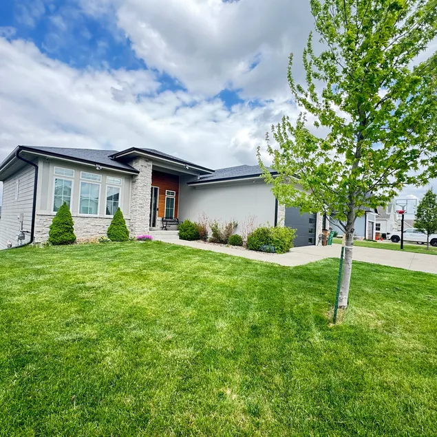 Modern Functional 5BR 3BA Ranch Home In Clive - Image 1