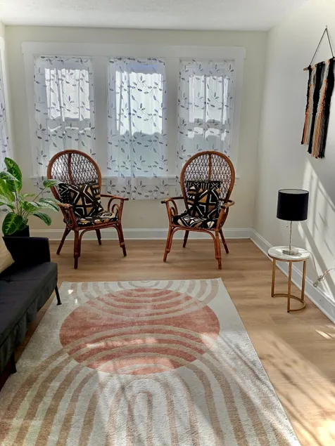 Serene 3BR apartment, near Lakefront & NU - Image 1