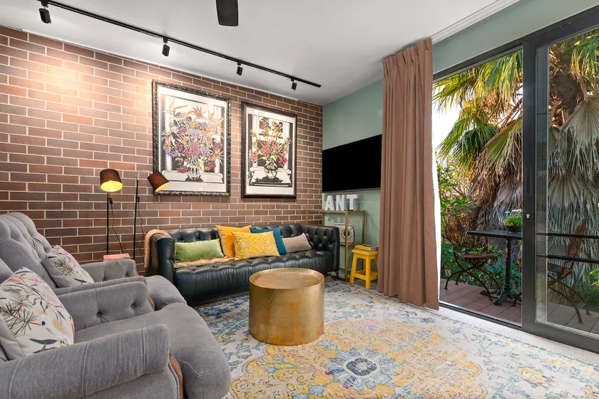 Jade View—Vintage Soul & Sunset Strolls - Image 1