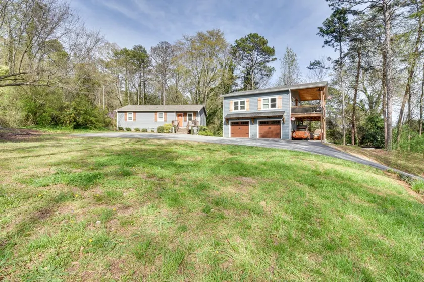 Clemson Farmhouse Loft - Image 1