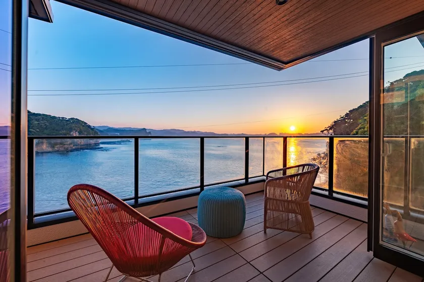 [New building in front of the sea, opening in 2025] BBQ, kayak, karaoke | 2nd floor + loft | 3 bedrooms - Image 1