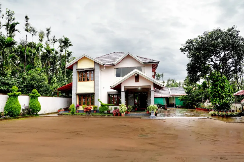 Hoovinamane Homestay - Image 1