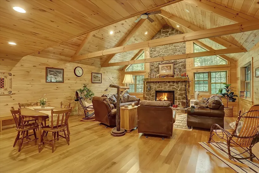 Beautiful log cabin on 175 acres with trails - Image 1