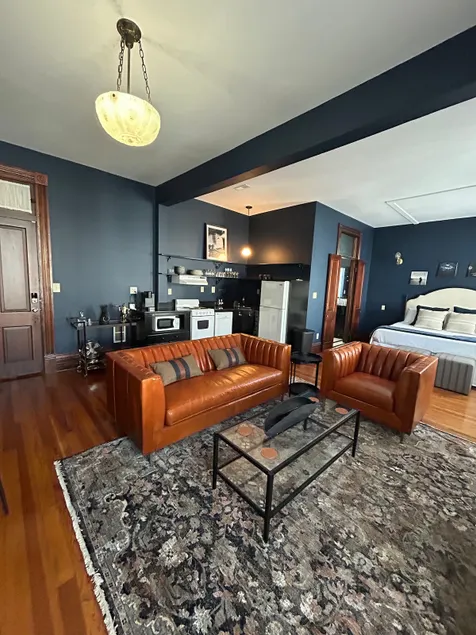Southern Charm- Bourbon Trail- Trail Suites Inn- B - Image 1