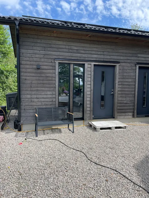 Room with lake views. Close to slalom and cross-country ski tracks - Image 1