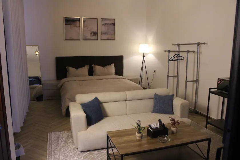 Great studio with a patio and a ground floor - Image 1