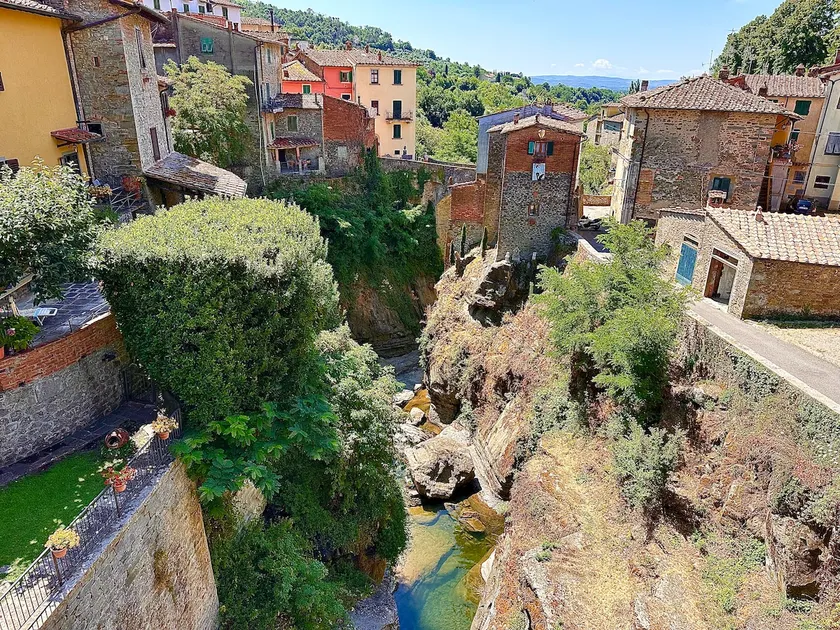 Dream of a view of the Tuscan rooftops - Image 1