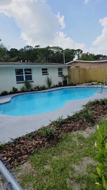 Cozy 3 Bedroom w/ pool - Image 1