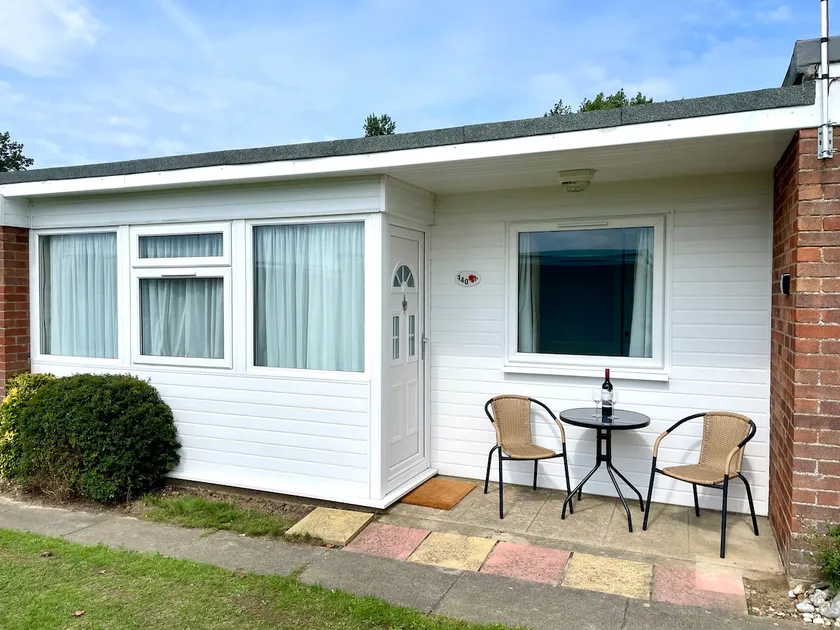Cosy chalet close to the seaside - Image 1