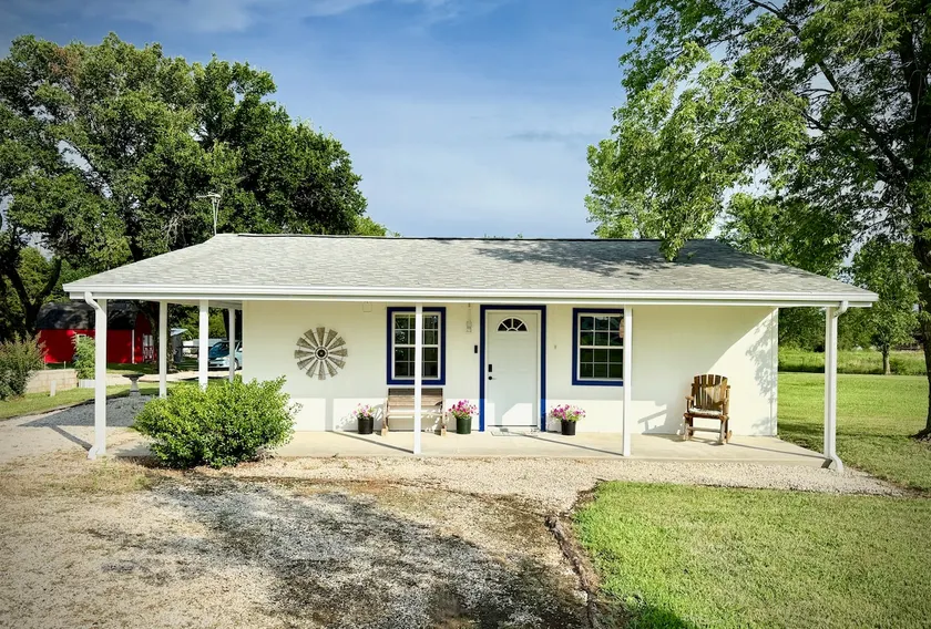 Windmill Country Cottage - Image 1