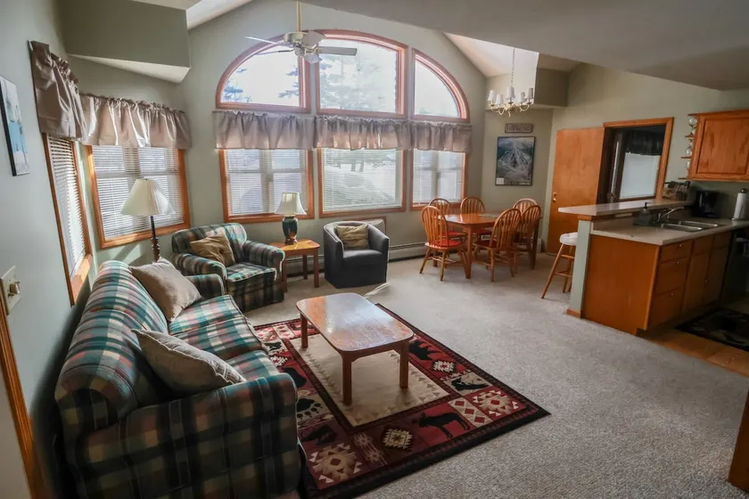 Cozy Condo: Ski, Golf, Hike, & Swim in White Mnts - Image 1