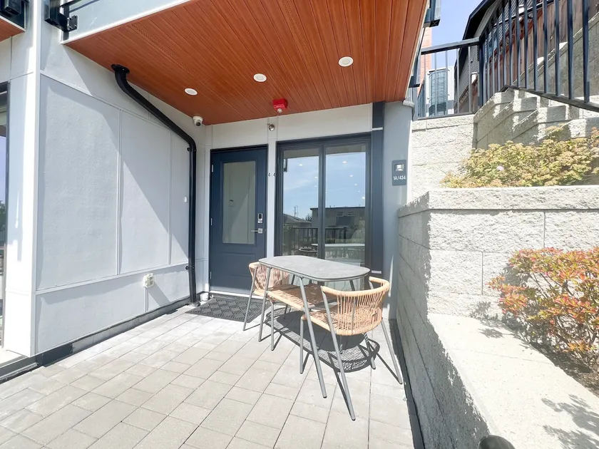 Modern 2BR in Lower Lonsdale - Image 1