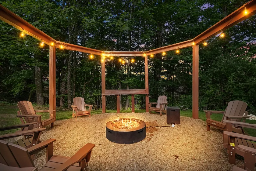 Hot tub | Fire Pit | Gameroom | Outdoor Deck - Image 1
