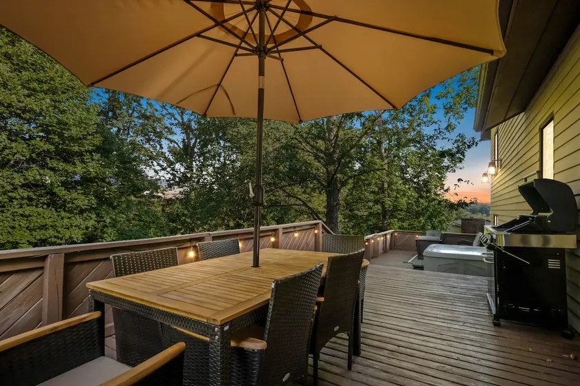 Hot tub | Fire Pit | Gameroom | Outdoor Deck - Image 1