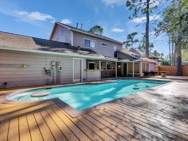 Entire Home • Free Parking • Easy Downtown Access - Image 1