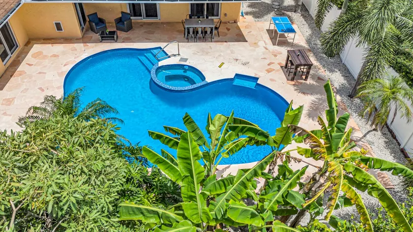 Palm Paradise Retreat -Heated Pool East Delray 4/3 - Image 1