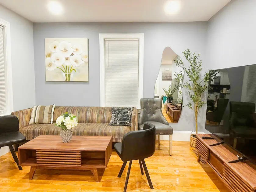 Modern Family Retreat | 3BR 2BA Boston 85A - Image 1