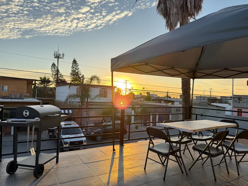 Sunset Terrace for 10 Guests - Image 1