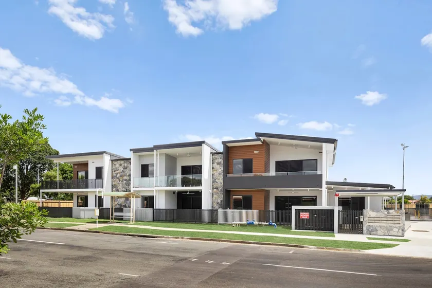 Stylish, New, First Floor 2 Bedroom Apartment - Image 1
