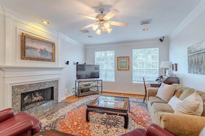 Cozy Townhouse near Midtown - Image 1