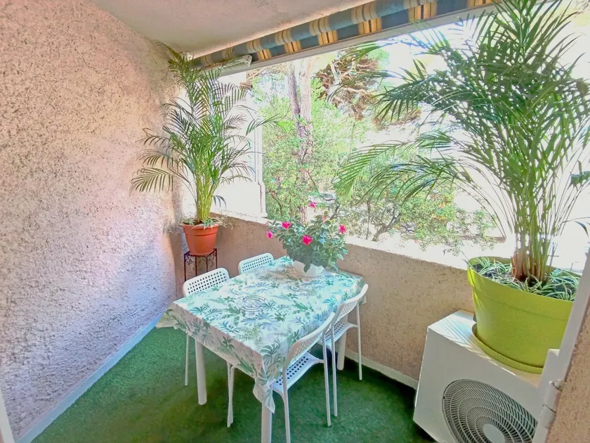 2 rooms with balcony and parking - Image 1