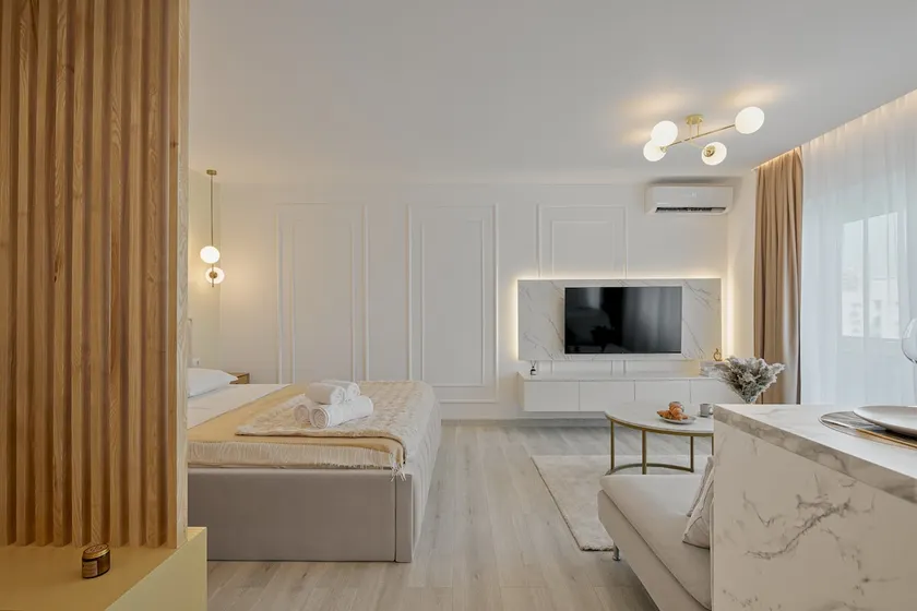 Serenity Haven | Minimal Central Studio - Image 1