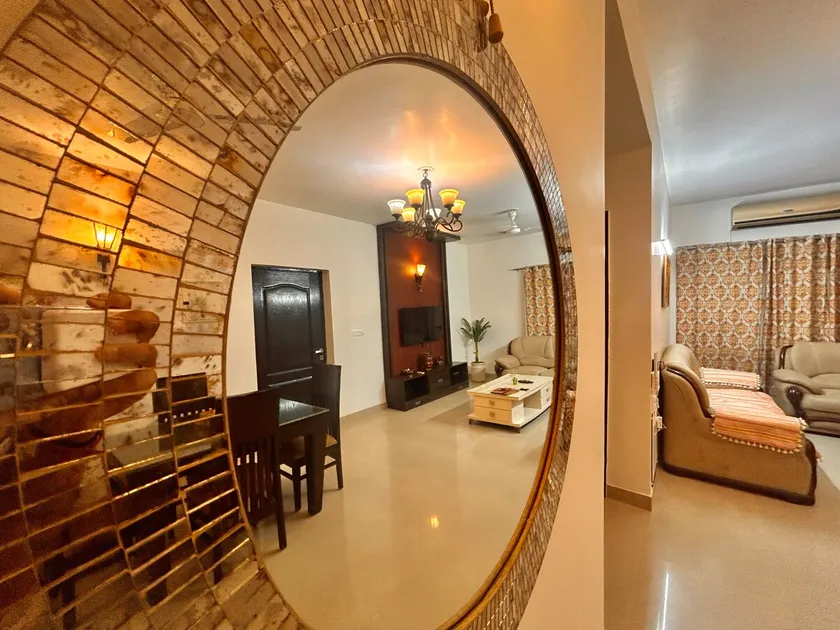Shyamakunj - 2Bhk | Near Prem Mandir | Fast Wifi - Image 1