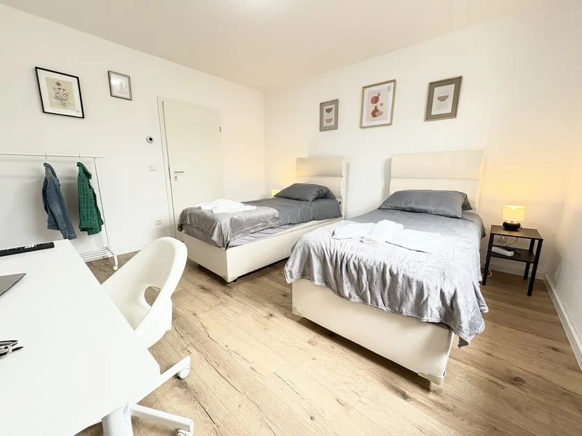Food | Stylish 2-room apt. near city & trade fair - Image 1