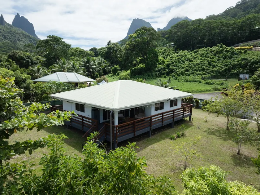 Fare Hoa Hawaii, Haapiti, Moorea - Image 1