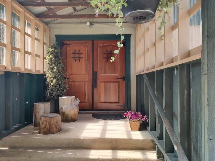 Mountain Country Living - Image 1