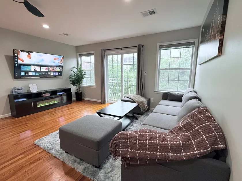 Explore NYC/NJ Stylish Stay w/Garage+EV Charging - Image 1