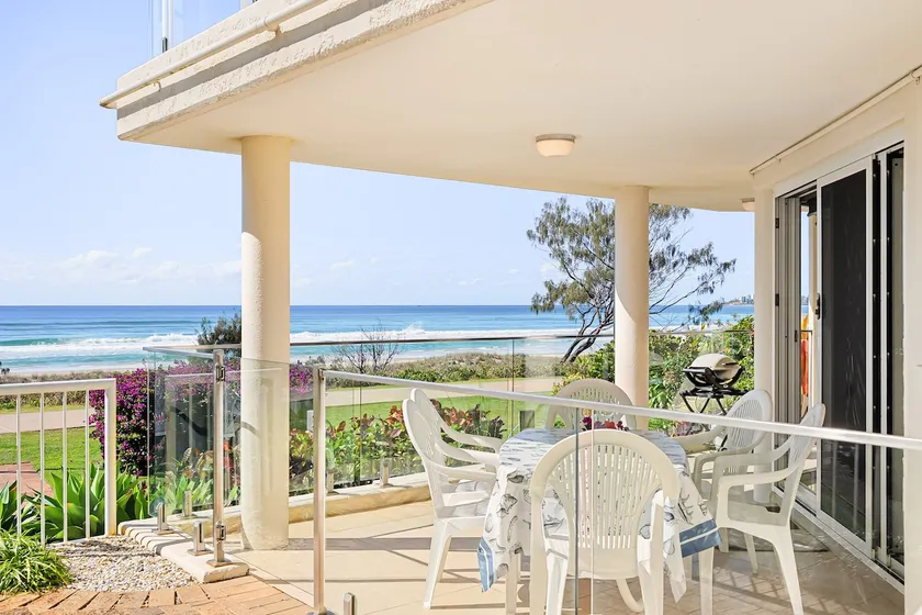 Ocean Whispers - Beach front apartment - Image 1