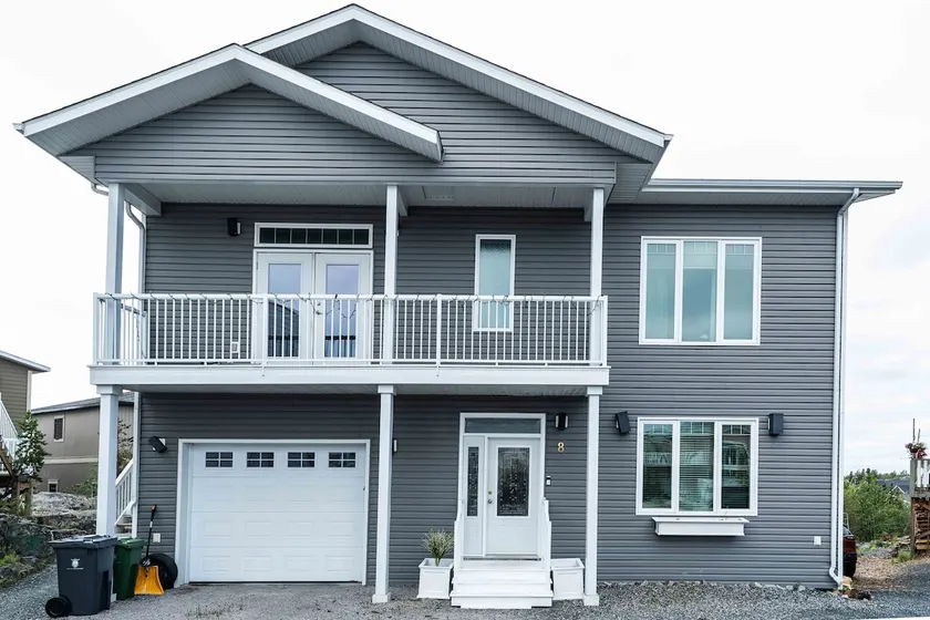 Northern Solace, 2 beds, 2 baths, 5 min to airport - Image 1